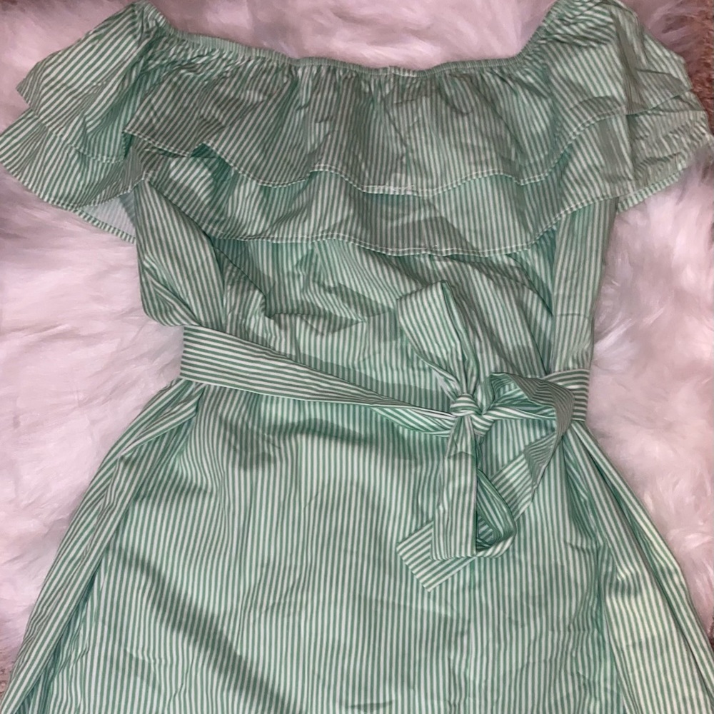 Shoulder tie dress